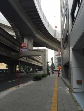 小田急西新宿ビルの外観