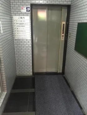 人形町Uビルの外観