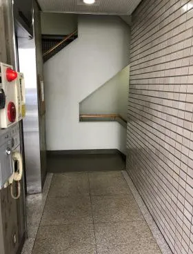 Vビルの外観