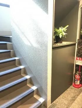 クランデックビルの外観