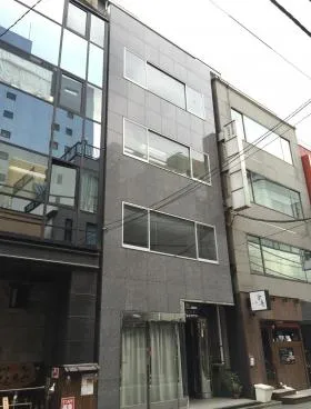 定兼ビルの外観
