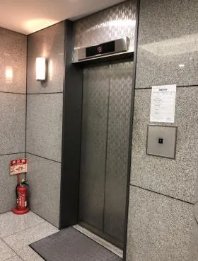 茅場町スクエアビルの外観