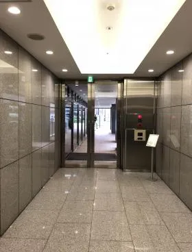 茅場町スクエアビルの外観