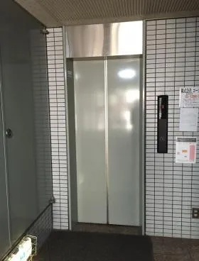 CICビルの外観