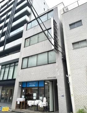 日本タオル会館の外観