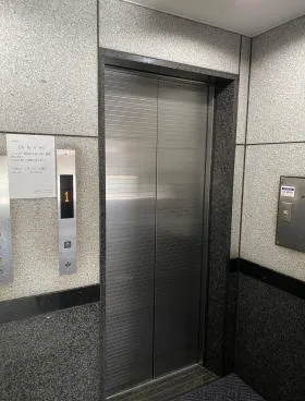 セブンビルの外観