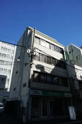 レコルテ85ビルの外観