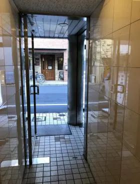 レコルテ85ビルの外観