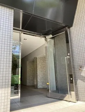 アンソレイエ・オオタの外観