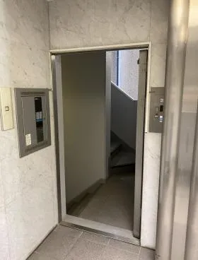 アンソレイエ・オオタの外観