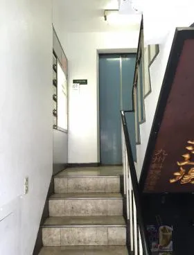 林ビルの外観