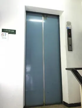 林ビルの外観