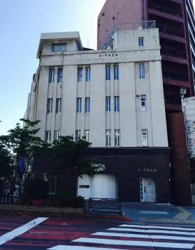 イーグルビルの外観