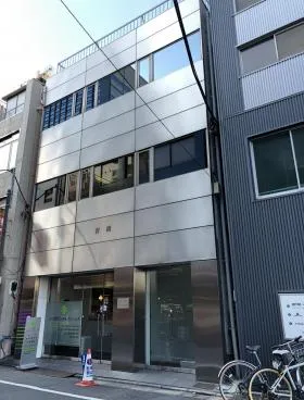 青商ビルの外観
