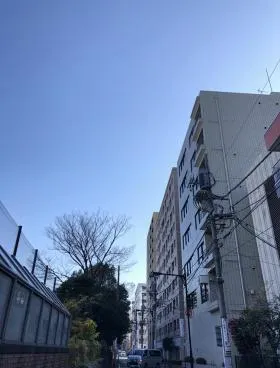 青商ビルの外観