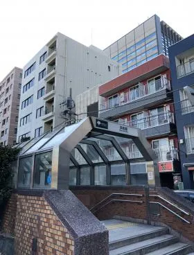 青商ビルの外観