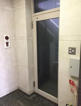 プライム浜町ビルの外観