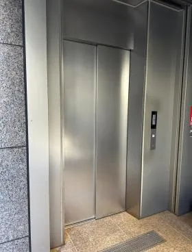 紙パルプ会館の外観