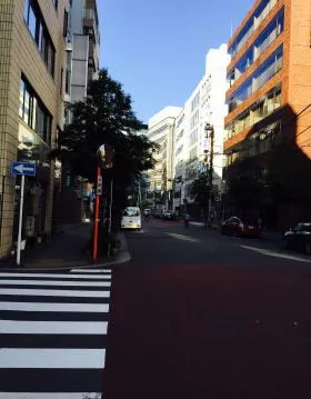 信州会ビルの外観