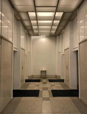 アクロス新川ビルの外観