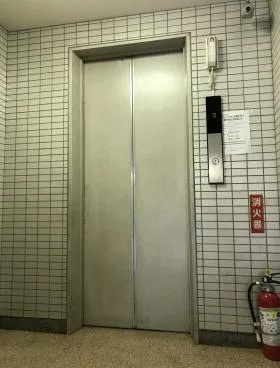ヤシマ日本橋ビルの外観