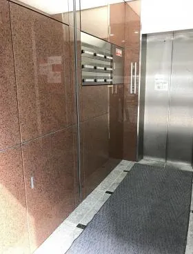 日本橋仲通りビルの外観