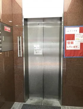 日本橋仲通りビルの外観