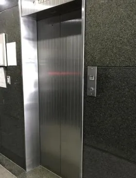 新宿小川ビルの外観