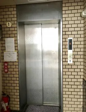 ニュー京橋ビルの外観