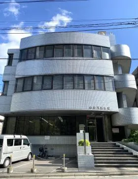 ホルス西新宿の外観