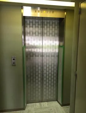 京橋日英ビルの外観