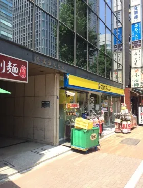 京橋彌生ビルの外観
