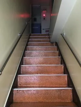 鈴木ビルの外観