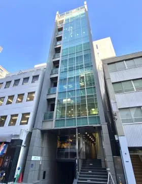 京橋ヨツギビルの外観