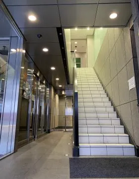 京橋ヨツギビルの外観
