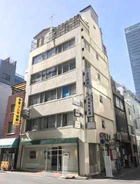 仲通りビルの外観