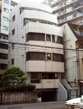 AMビルの外観