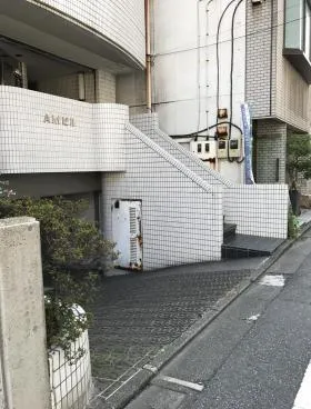 AMビルの外観