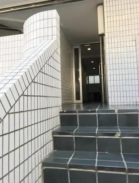 AMビルの外観