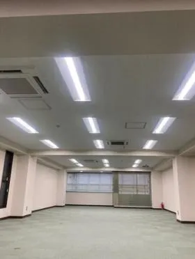 京橋イーサスビルの外観