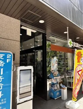 京橋イーサスビルの外観