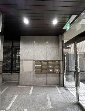 京橋イーサスビルの外観