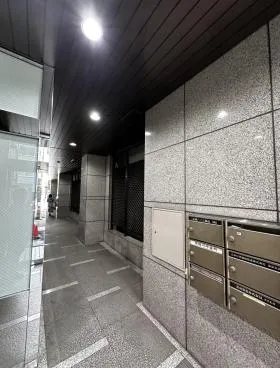 京橋イーサスビルの外観