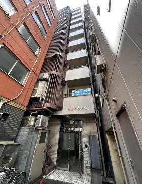 京橋イーサスビルの外観