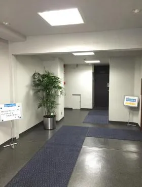 コルマ京橋ビルの外観