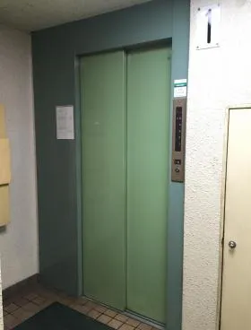 三津和ビルの外観
