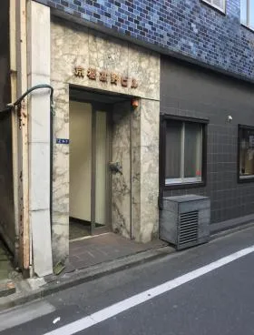 京橋高野ビルの外観