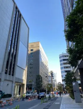 マルヒロ京橋ビルの外観