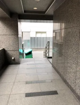 京橋共同ビルの外観