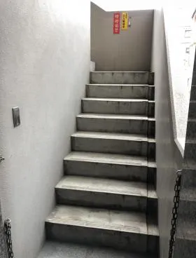 京橋共同ビルの外観